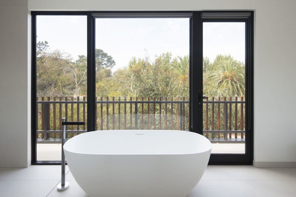 Warraweena_PitchArchitecture_bath