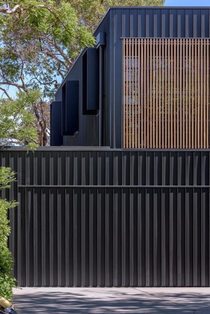 ab House_Ben Walker_fence