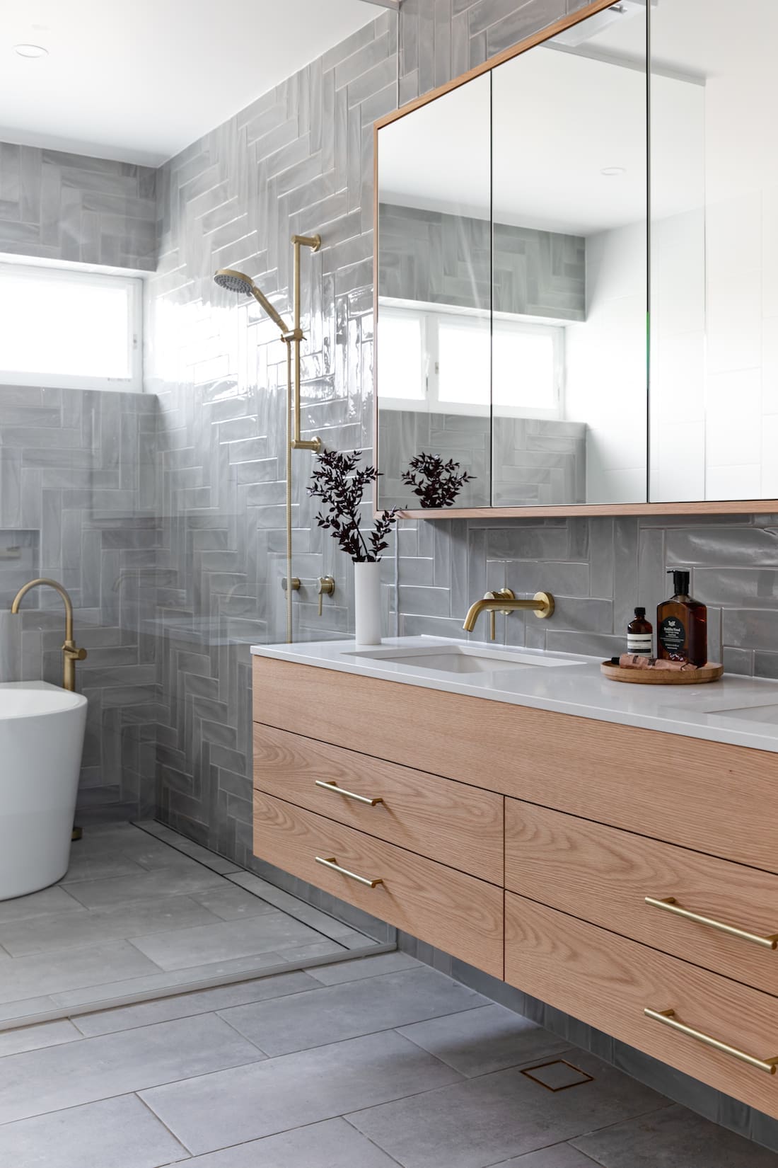 Californian Bungalow_Bone Made_grey bathroom