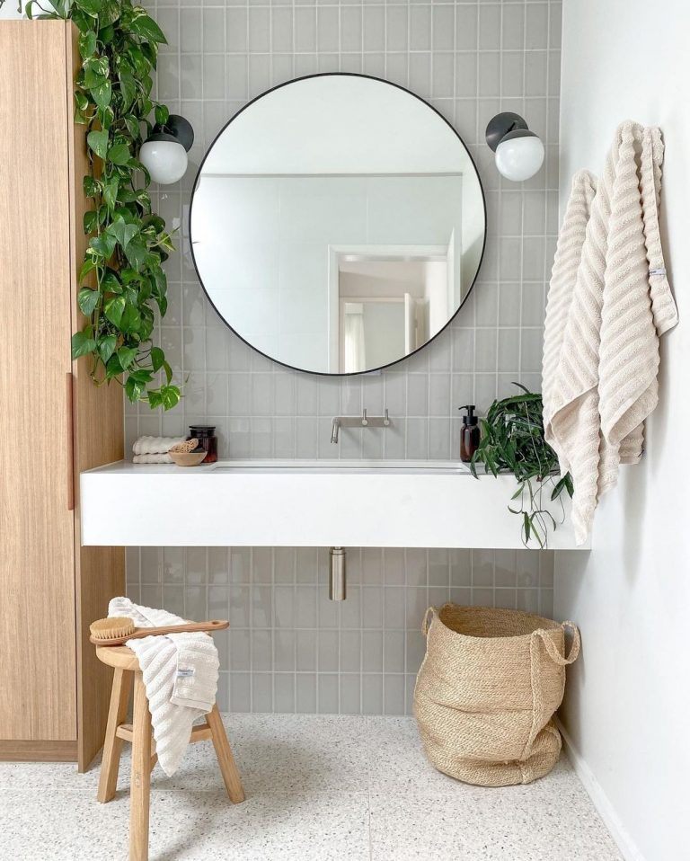 Create you own tropical jungle: 10 plants that thrive in the bathroom