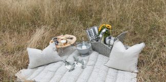 Large picnic rug