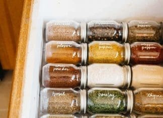 Spice drawer using grooves