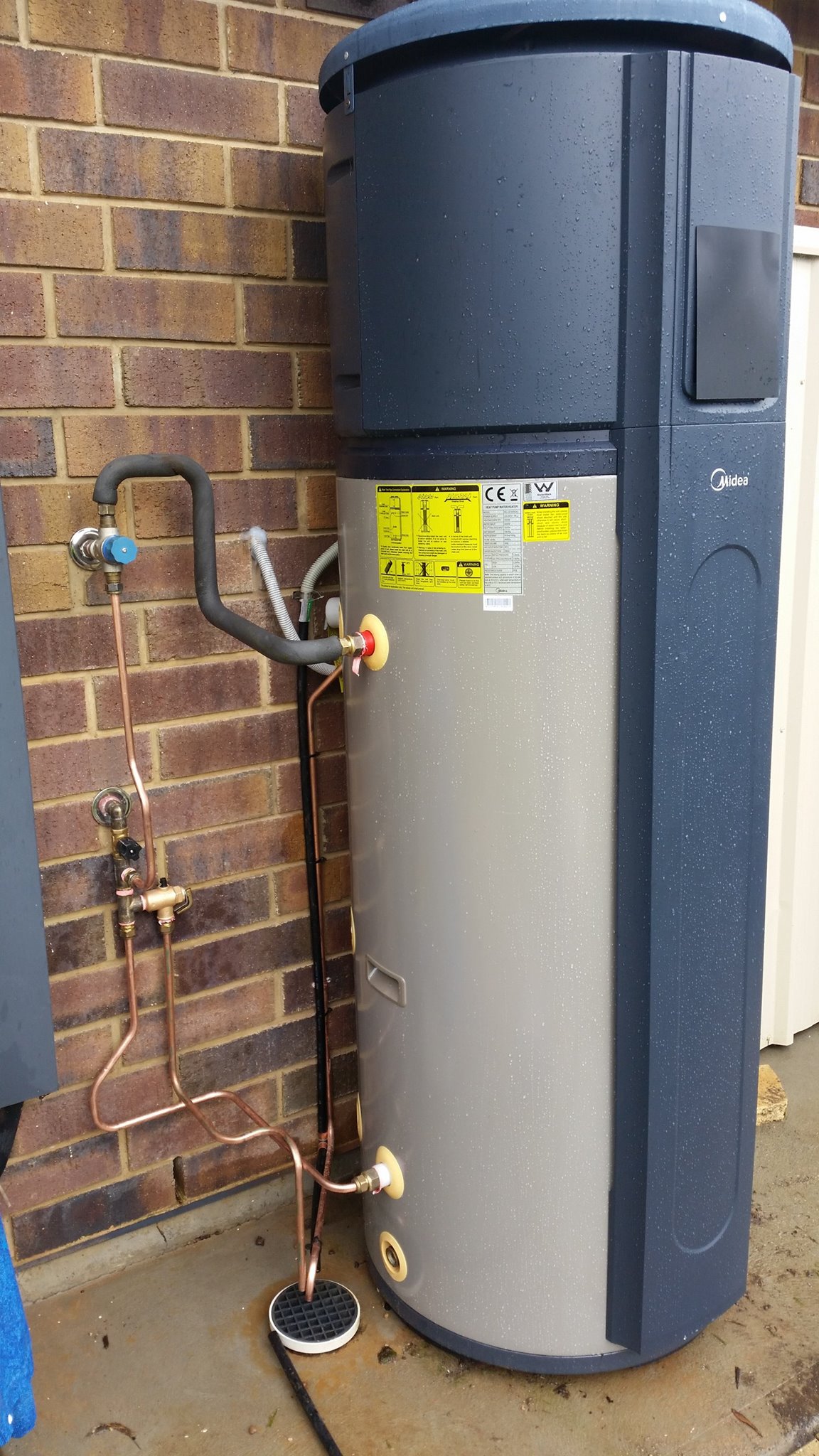 The pros and cons of electric hot water tanks