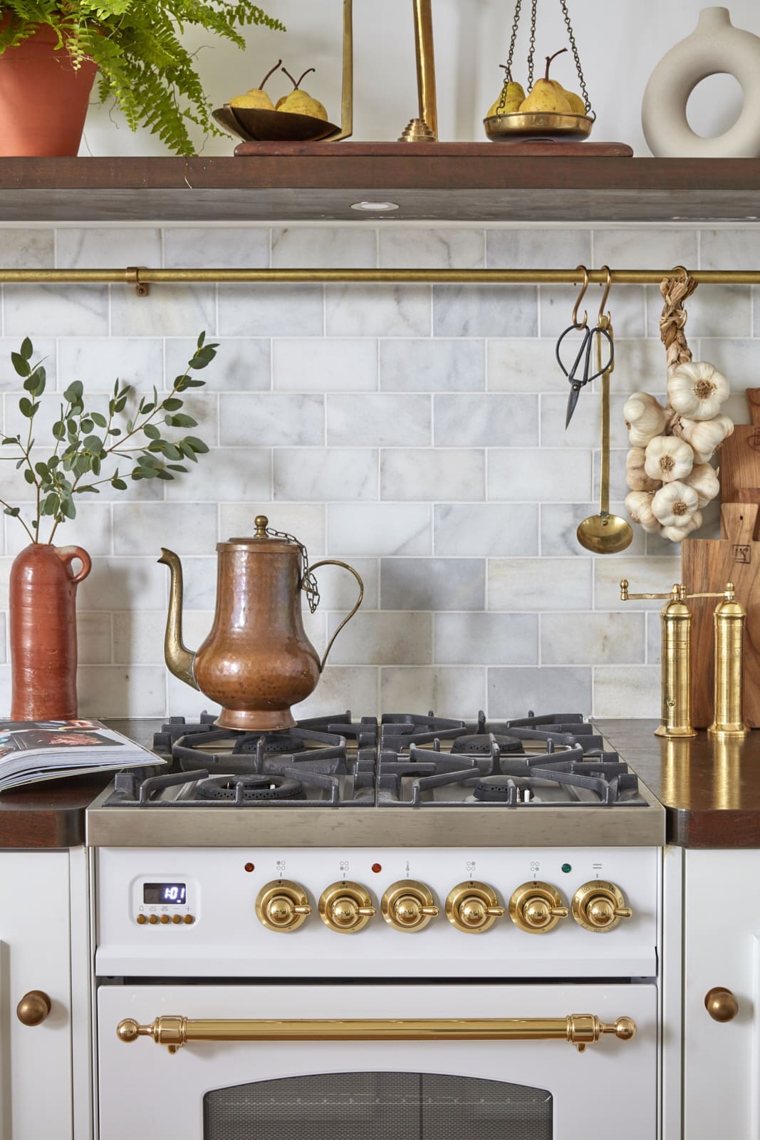 Belle Vue Georgian apartment with white and brass kitchen