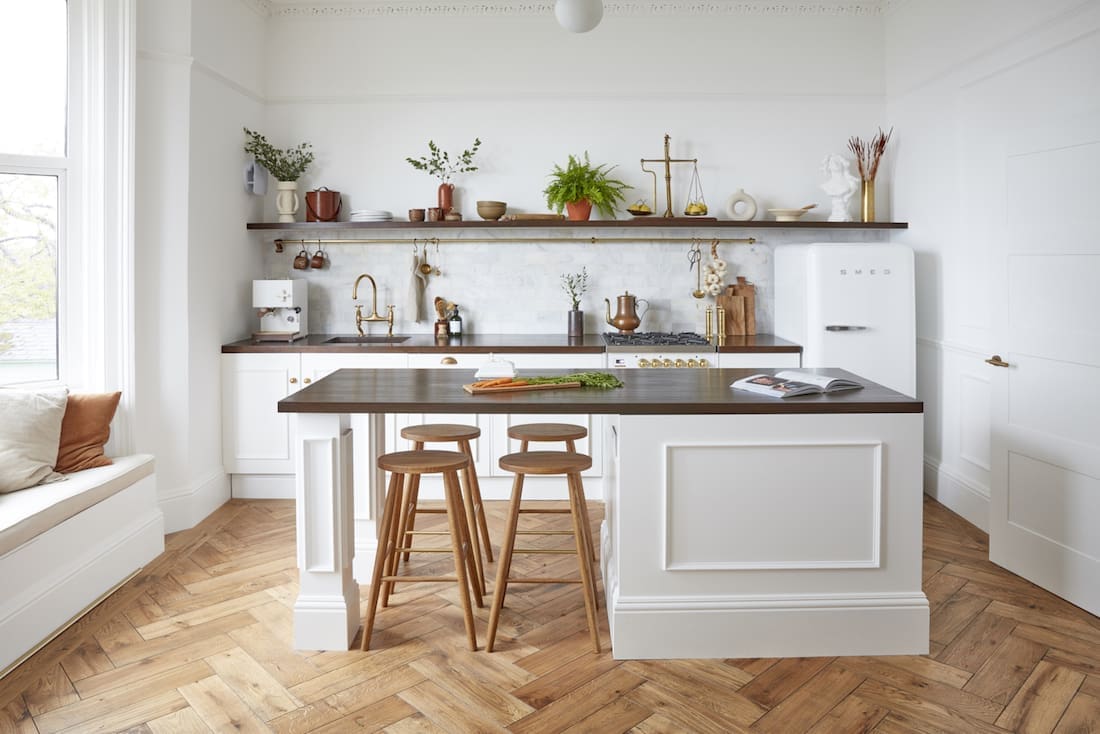 Belle Vue Georgian apartment kitchen with window seat