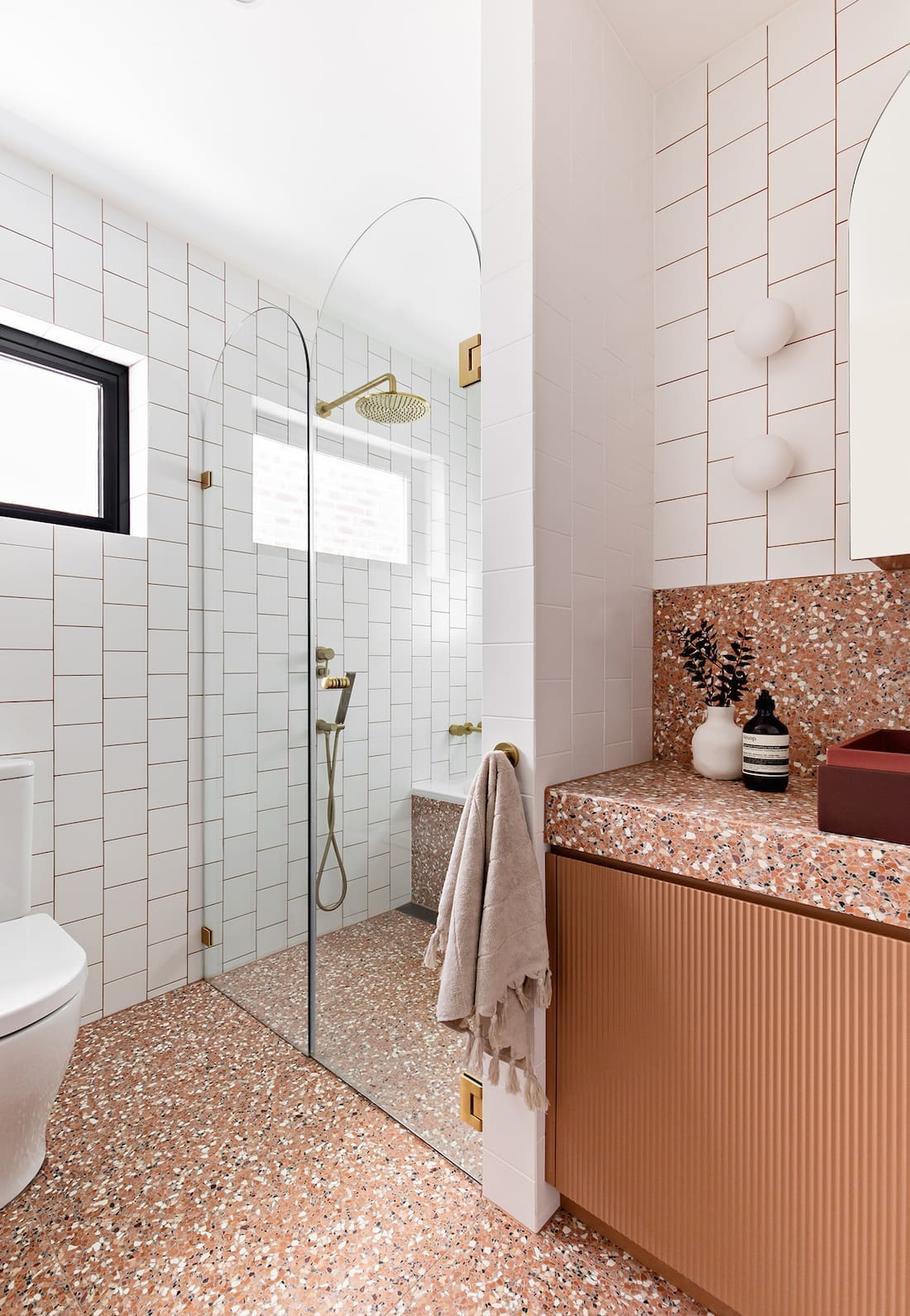 Colourful bathroom featuring Fibonacci Stone Fatima's Reflection