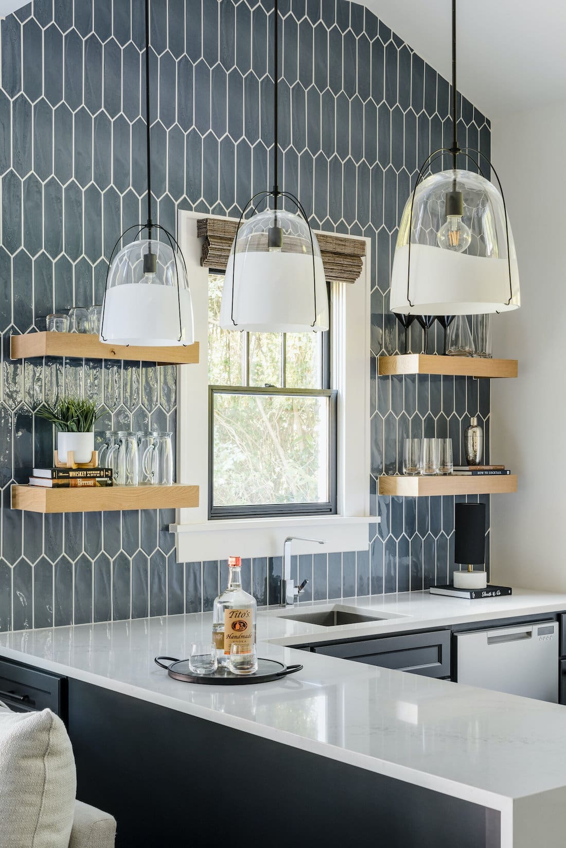 Blue picket tile vertical in kitchen