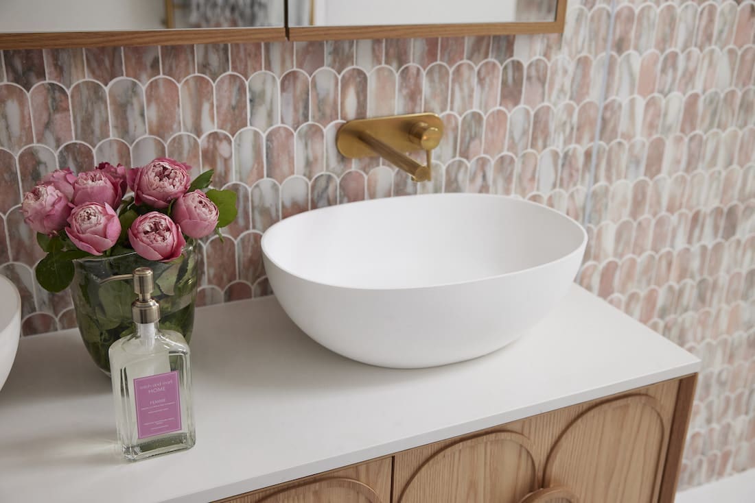 Matte white sink in guest ensuite