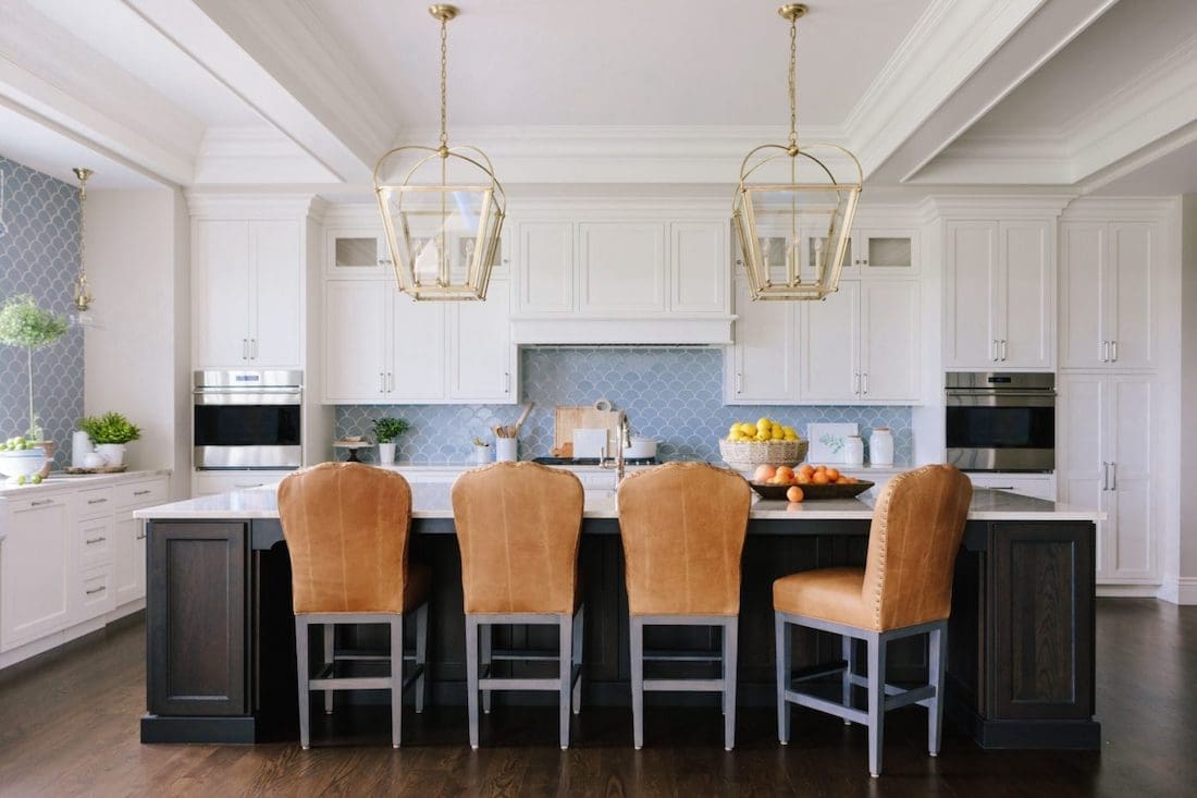 Traditional style kitchen