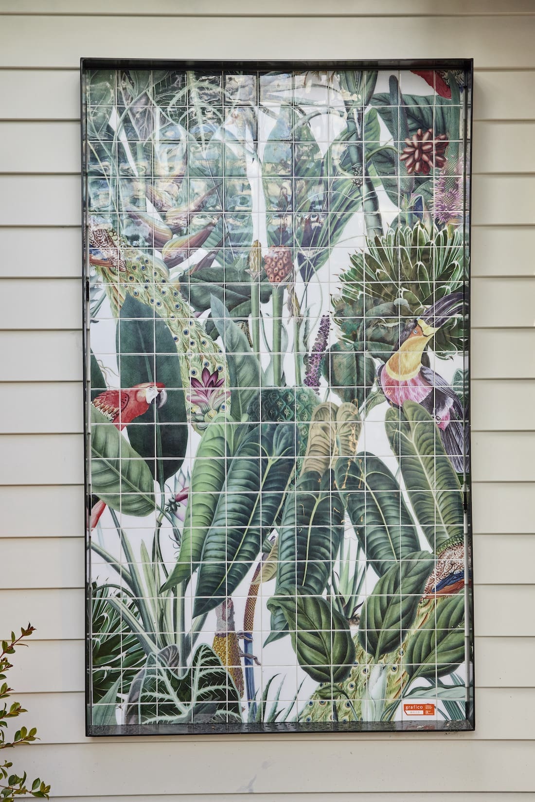 Outdoor tile feature