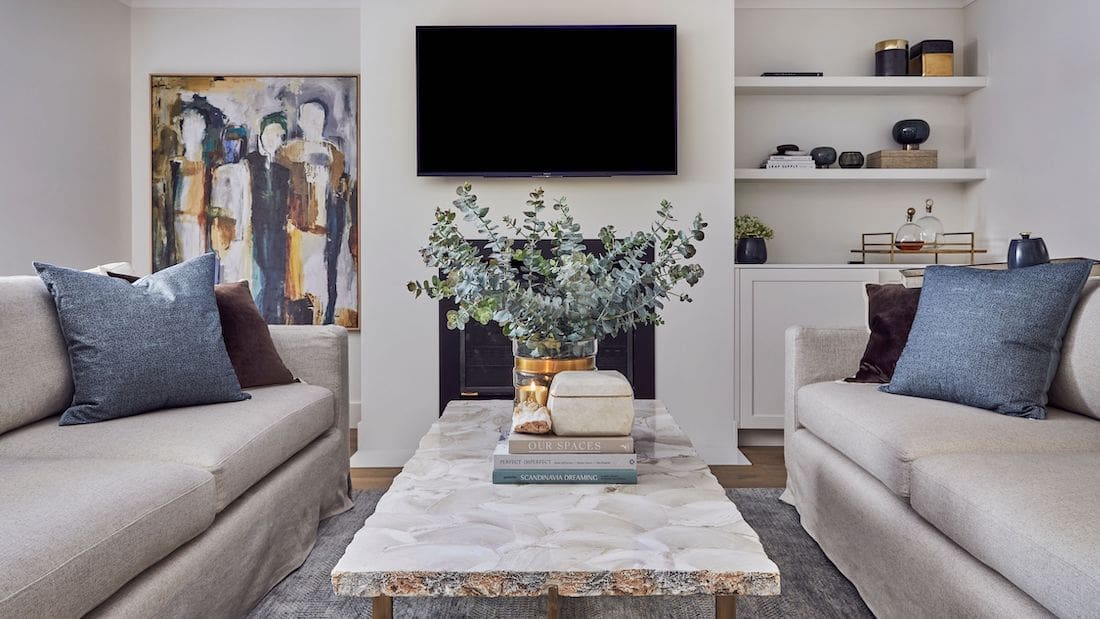 Living room in contemporary Hamptons style