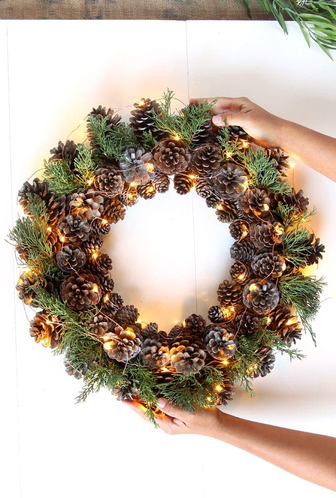 DIY Christmas wreaths _Pinecone