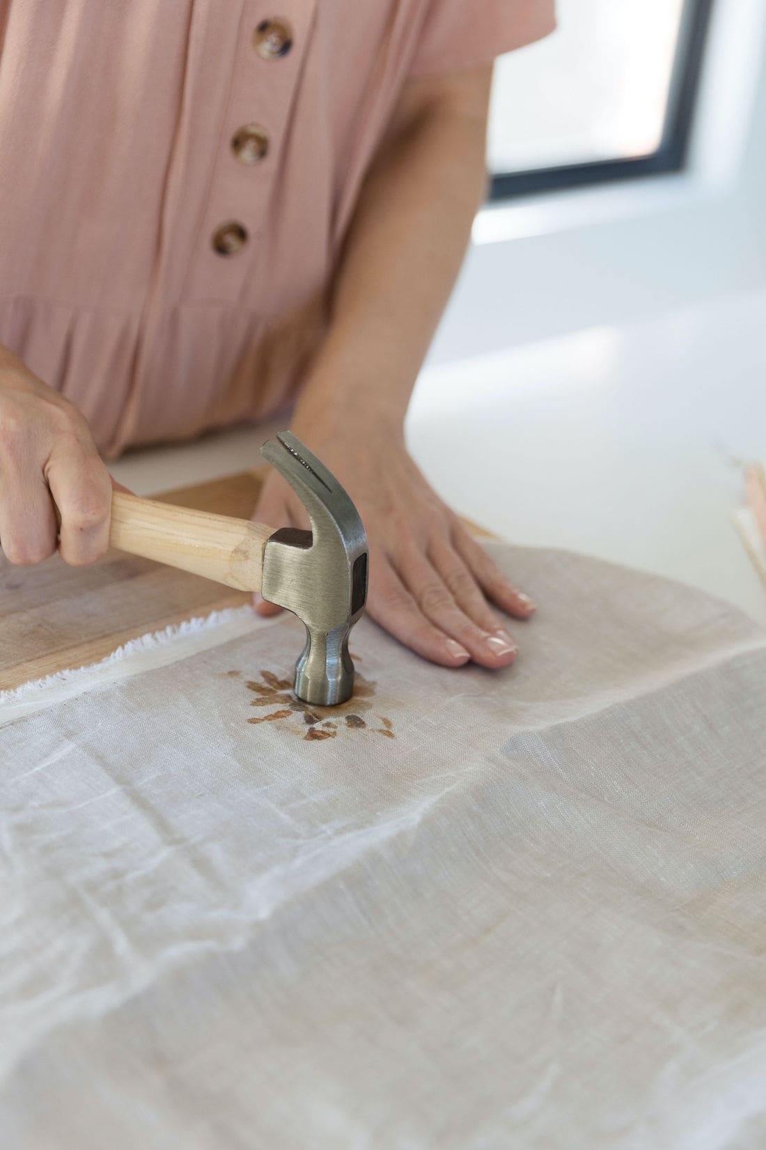 Naturally dye fabric