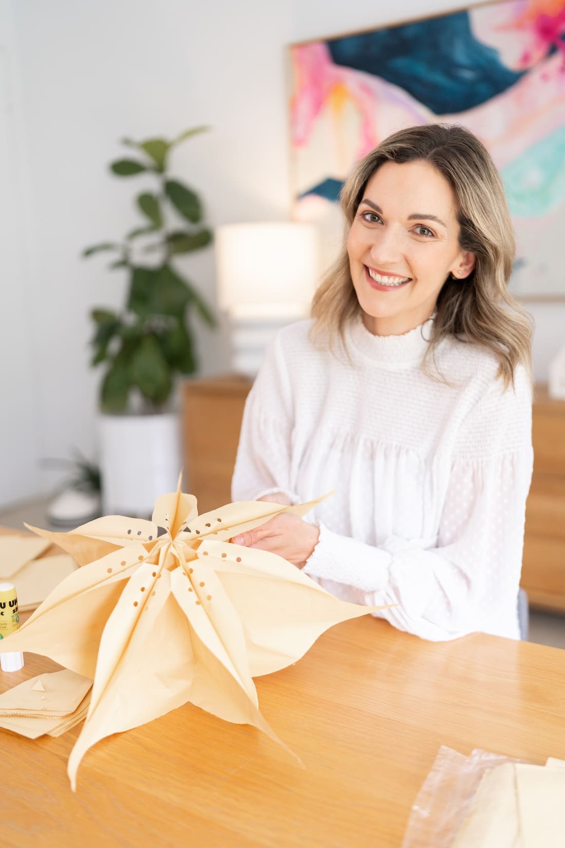 DIY Christmas hacks _making paper stars