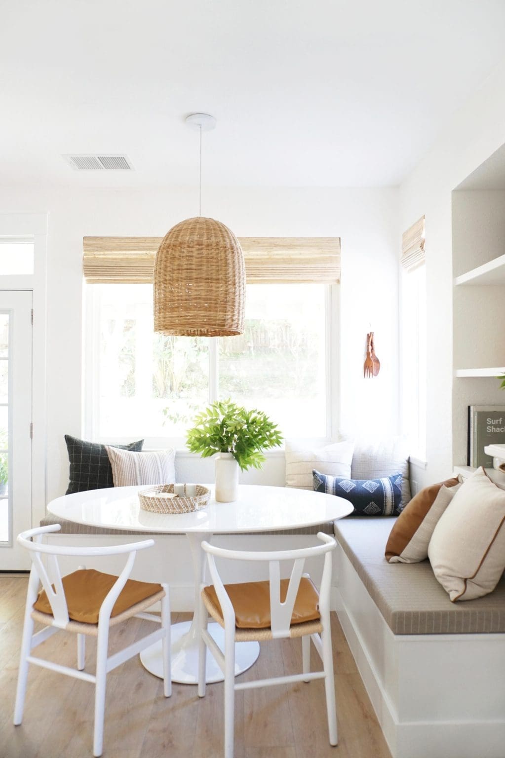 Elegant store breakfast nook