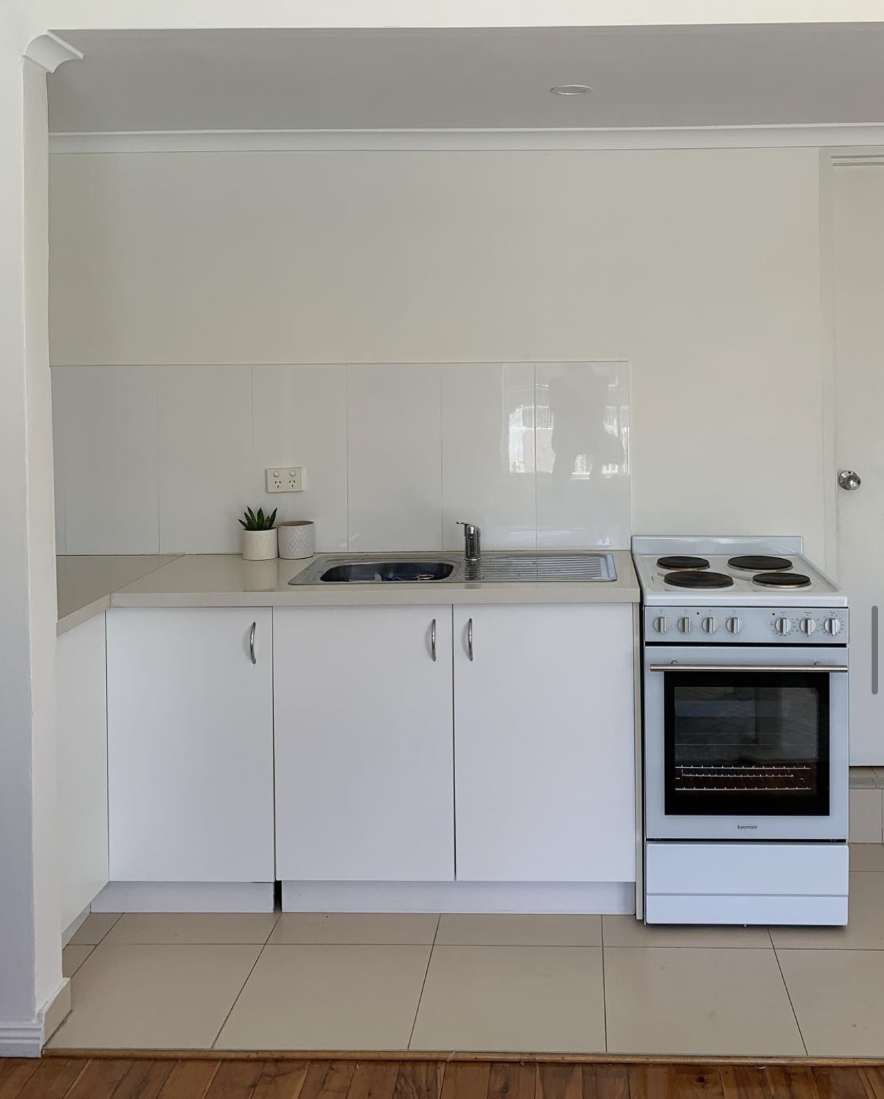 Kitchen before renovation