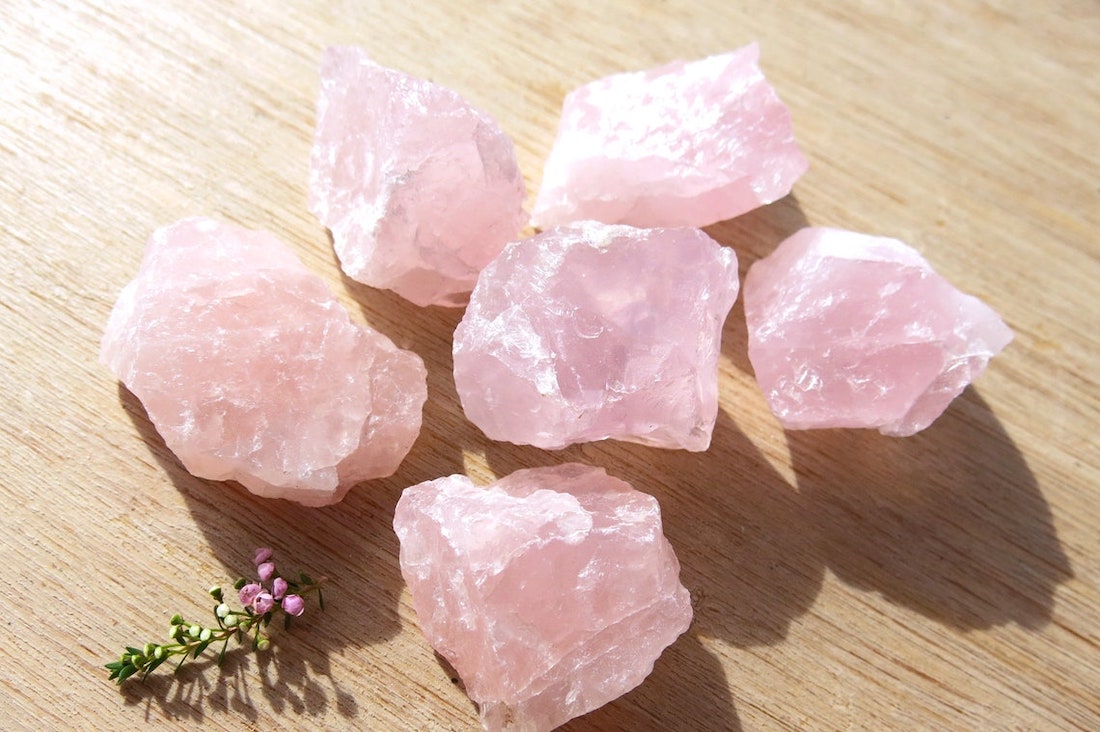 Rose quartz in popular crystals