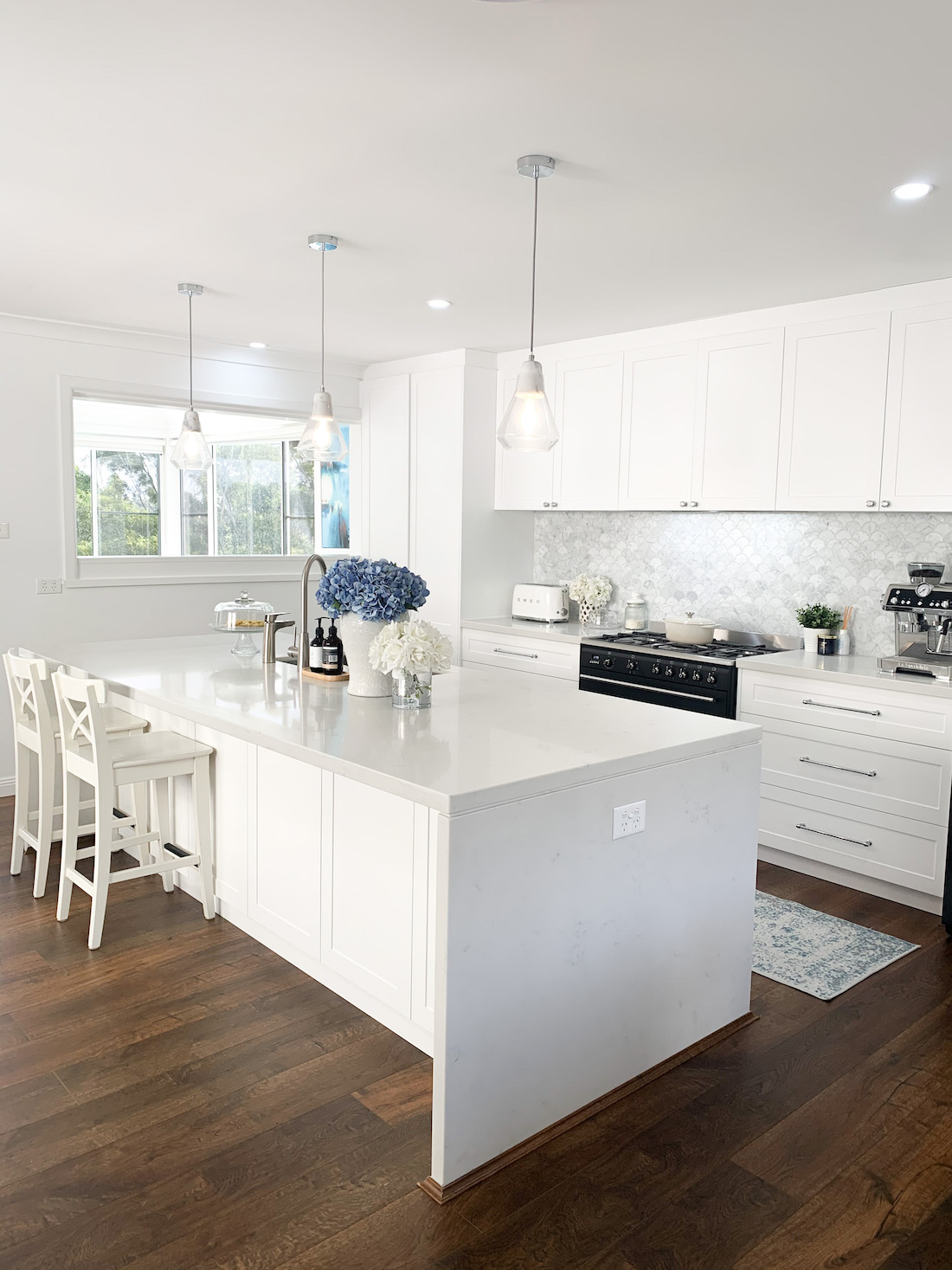 Hamptons inspired kitchen makeover _ White kitchen after transformation