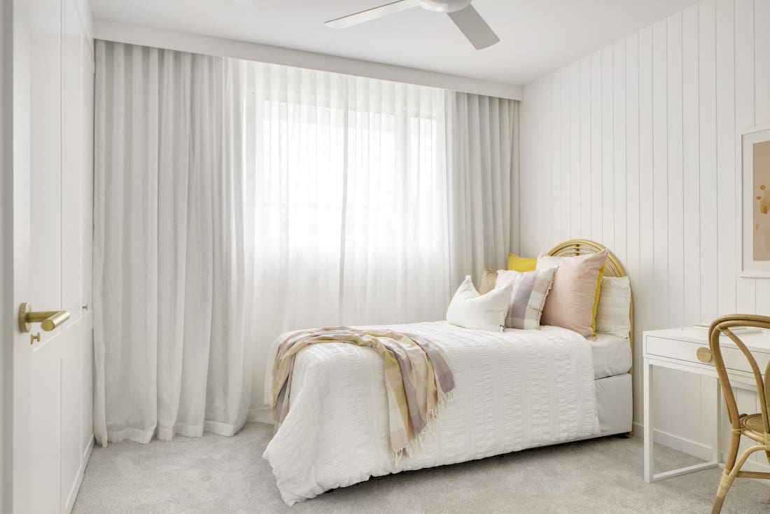 Kids bedroom in grey and white in Tawarri house