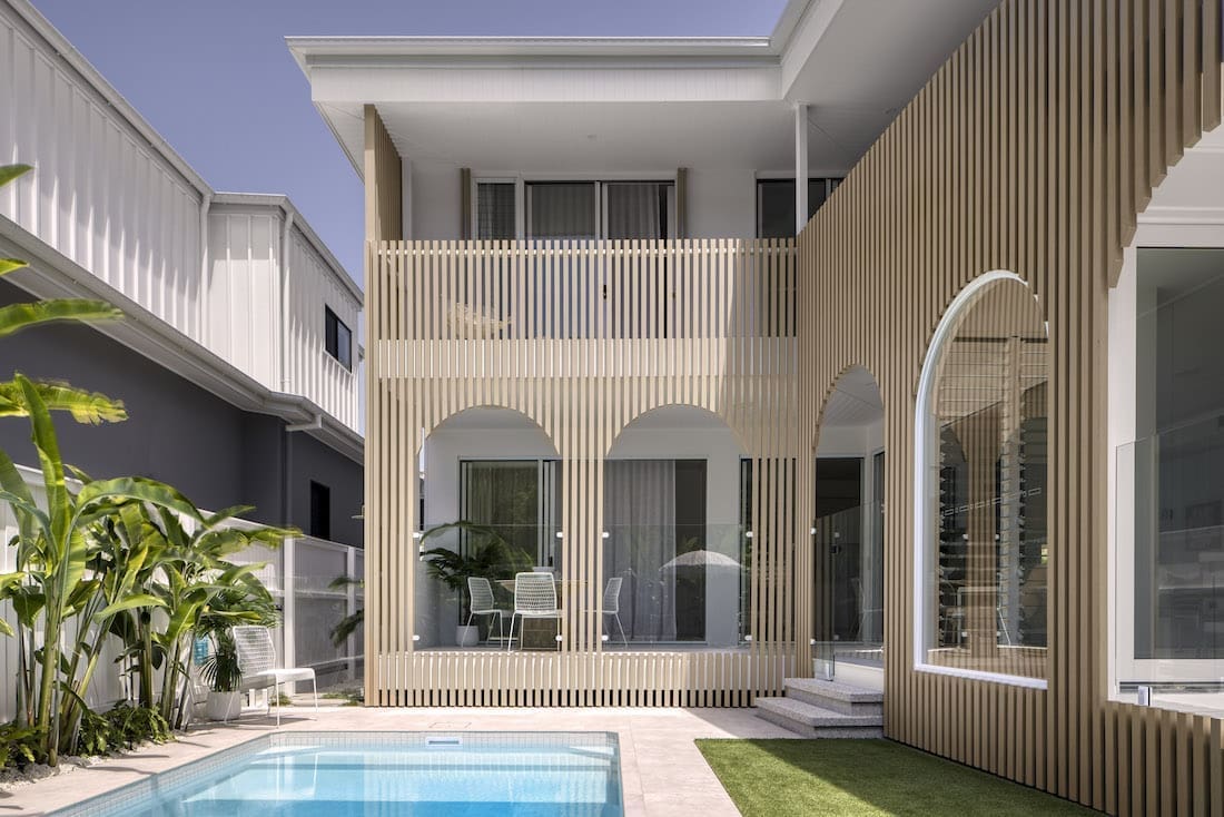 Curved timber exterior of Tawarri house