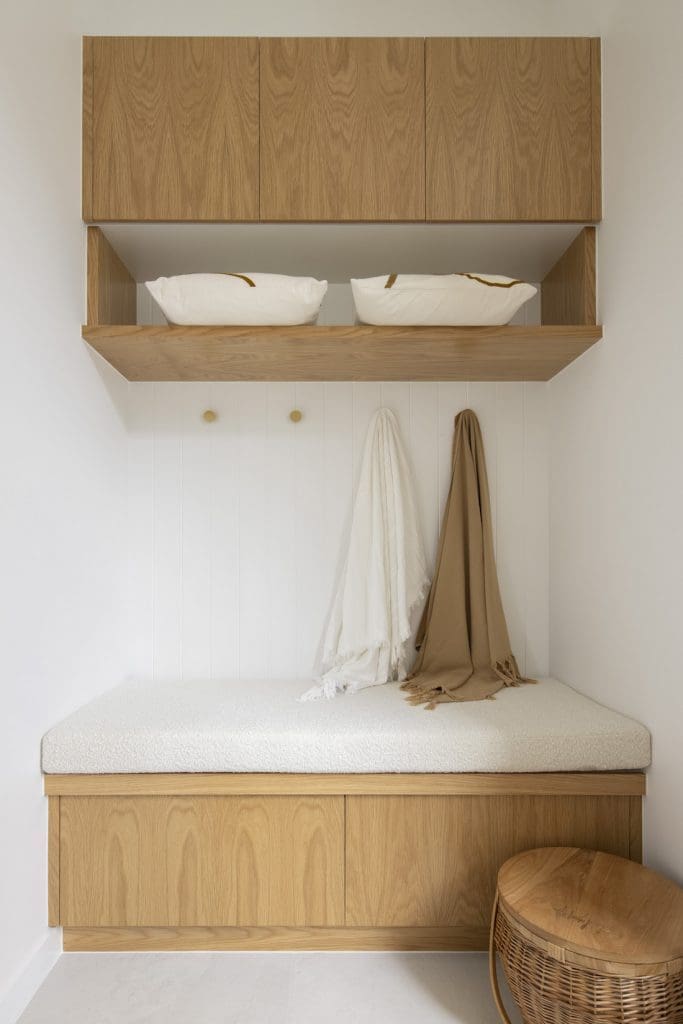 Mudroom seating space at Tawarri house
