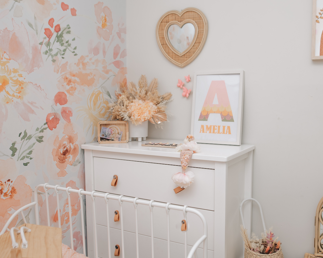 Dreamy pink girl's bedroom _ white chest of drawers