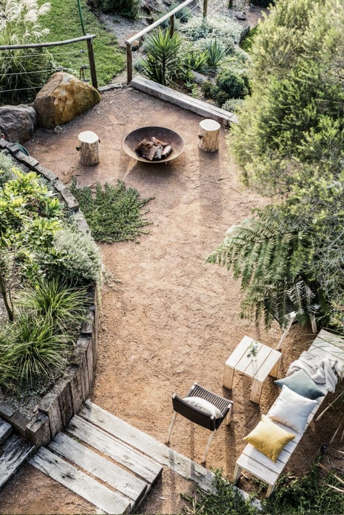 Minimalist fire pit zone