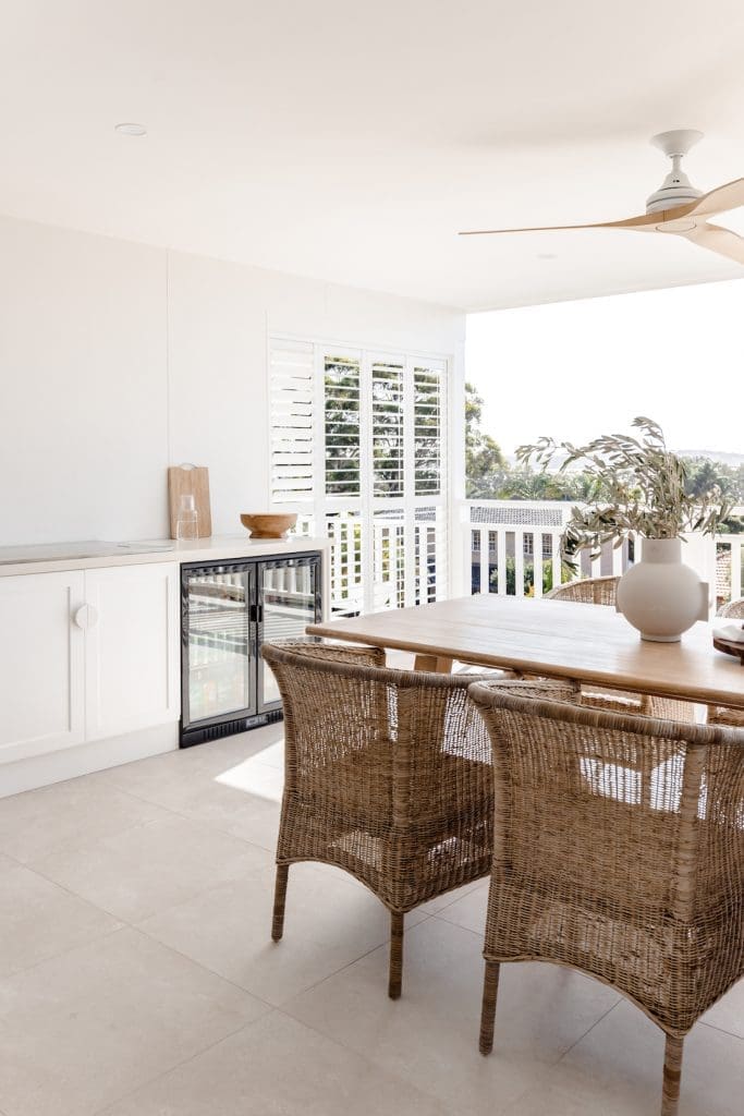 Balcony with outdoor kitchen