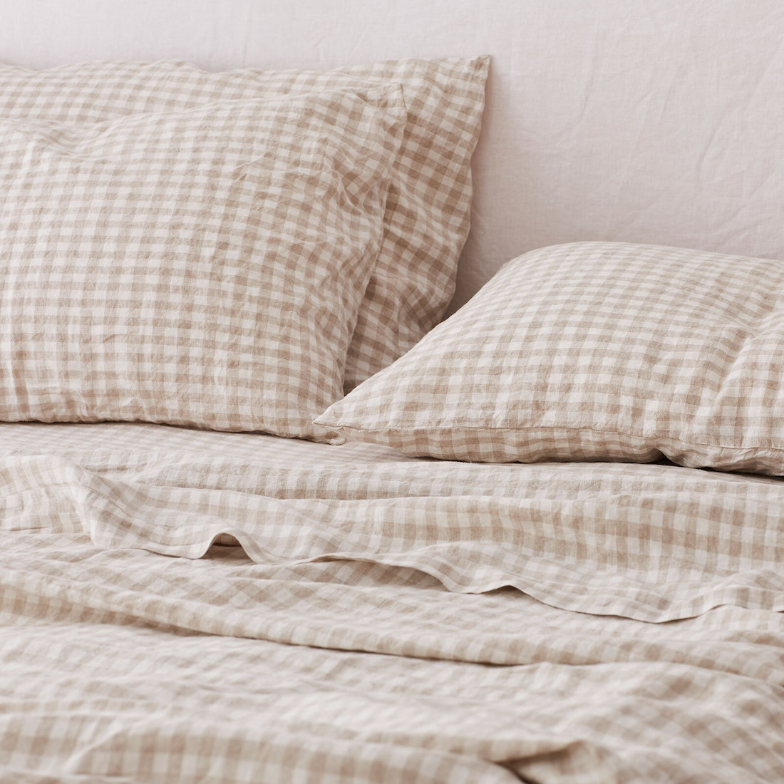 beige gingham pillowcases _ stylish bed linen