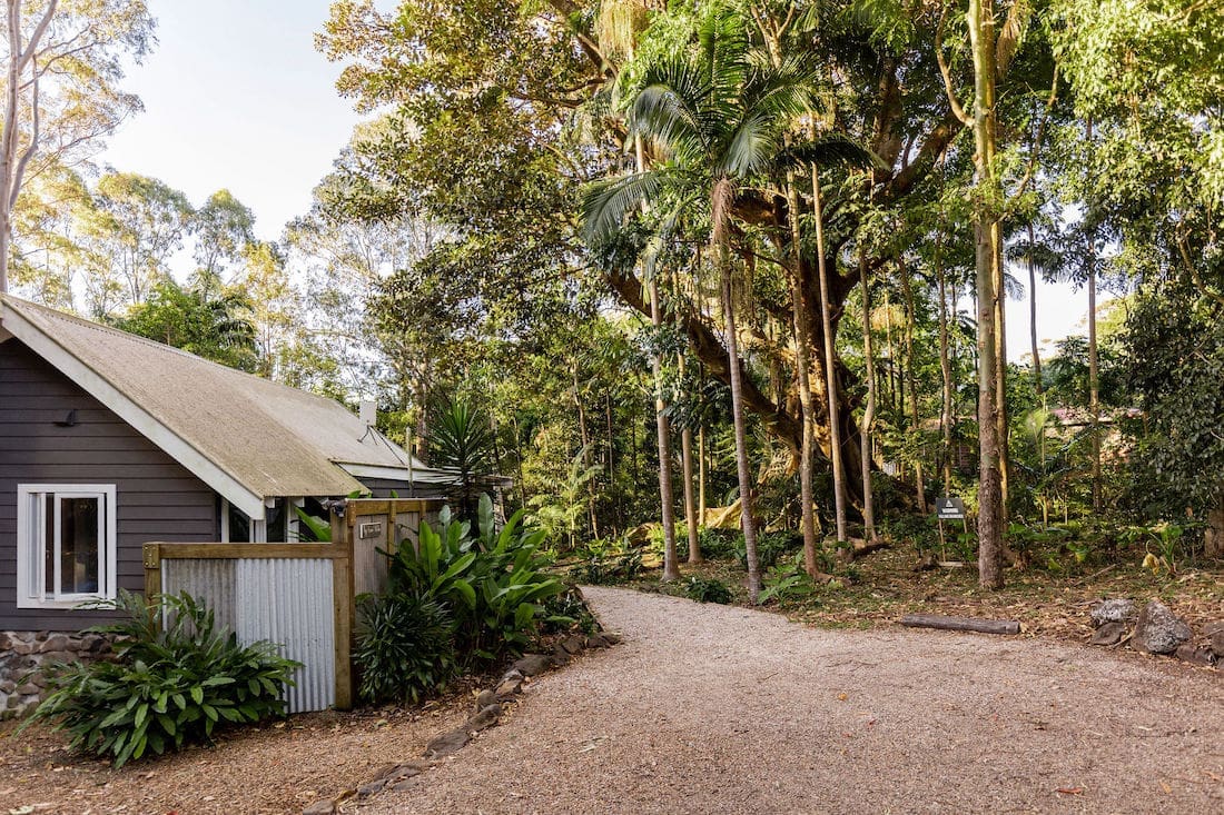 Drive way and exterior at Fig Tree Villa Byron Bay