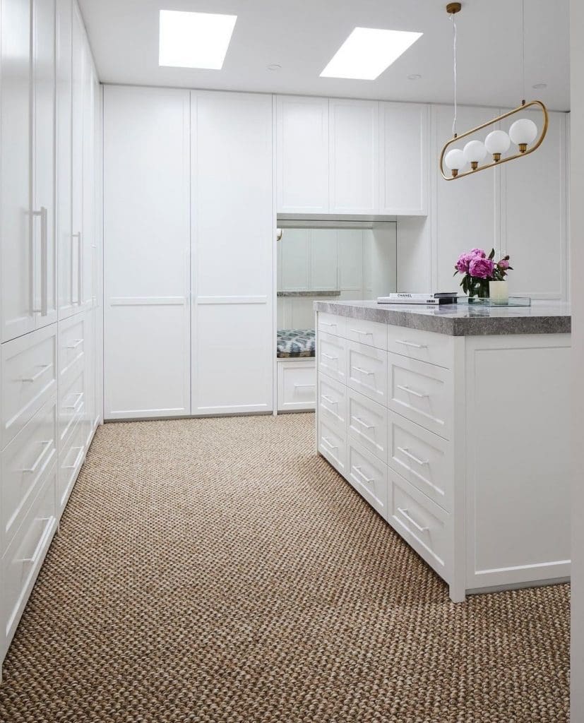 White Hollywood glam dressing room
