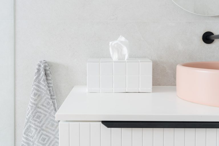 Tiled tissue box feature
