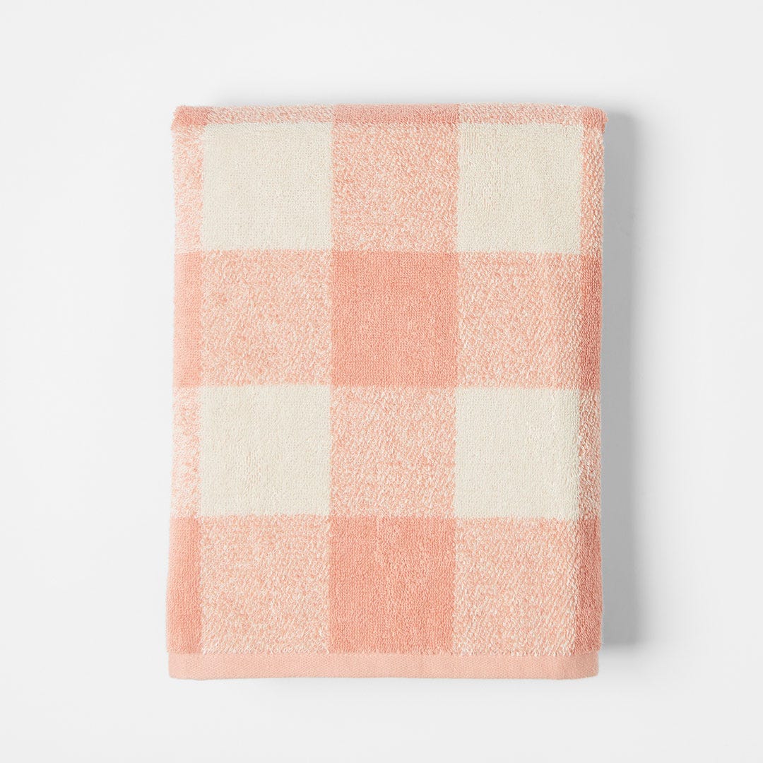 blush checker towel _ Checker décor
