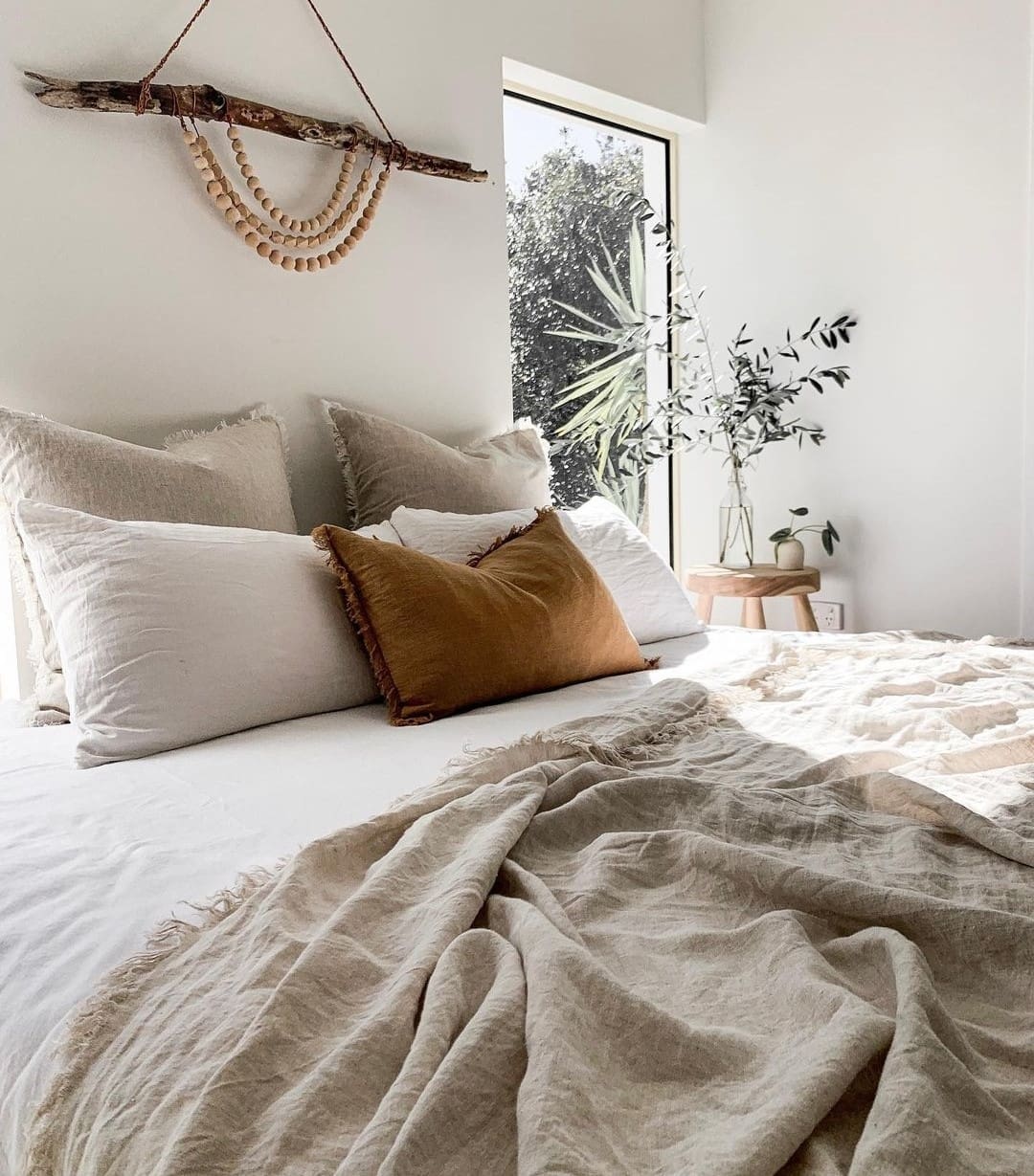 _ King bed cushion styling