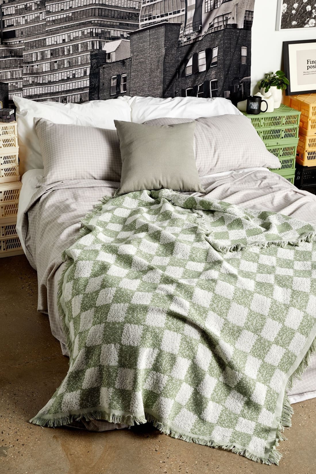 green checker throw _ Checker décor