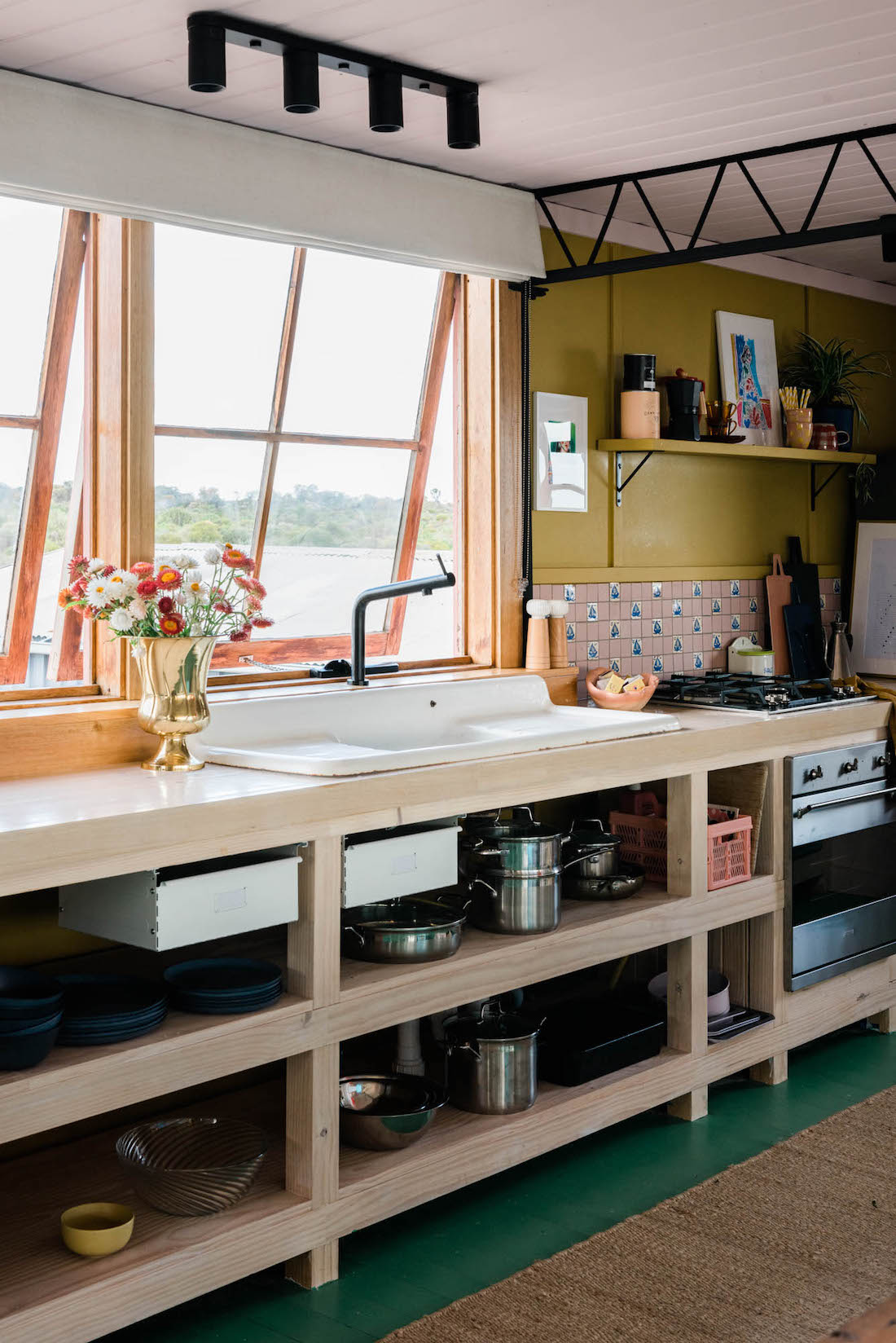 green kitchen splashback _ pink coastal cabin