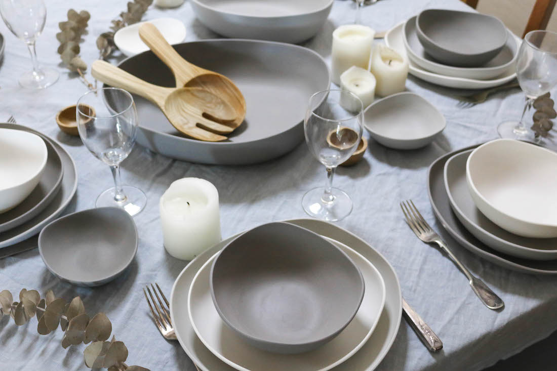 BesteOgan white and grey dining set