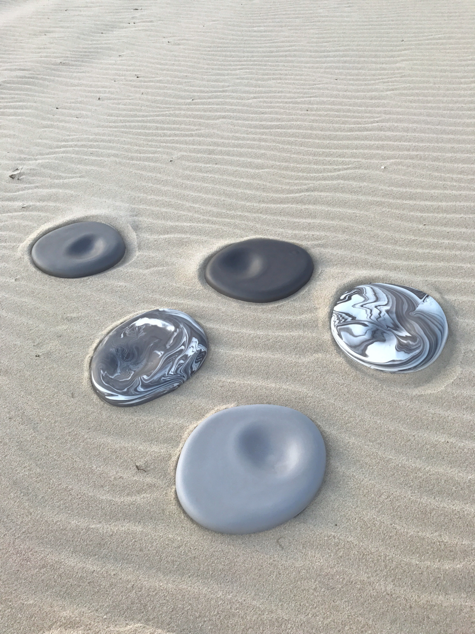 BesteOgan double-sided platters at the beach