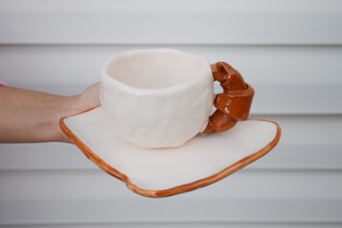 Bread plate and croissant handle mug from Kiwi Poca