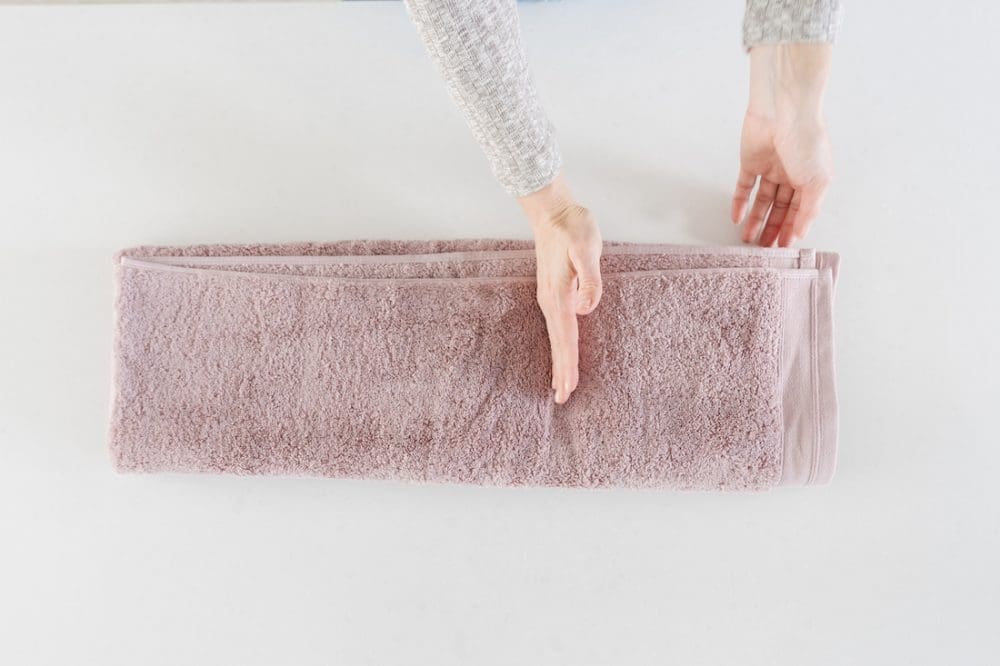 How to fold towels Simple towel styling tricks to roll or fold towels