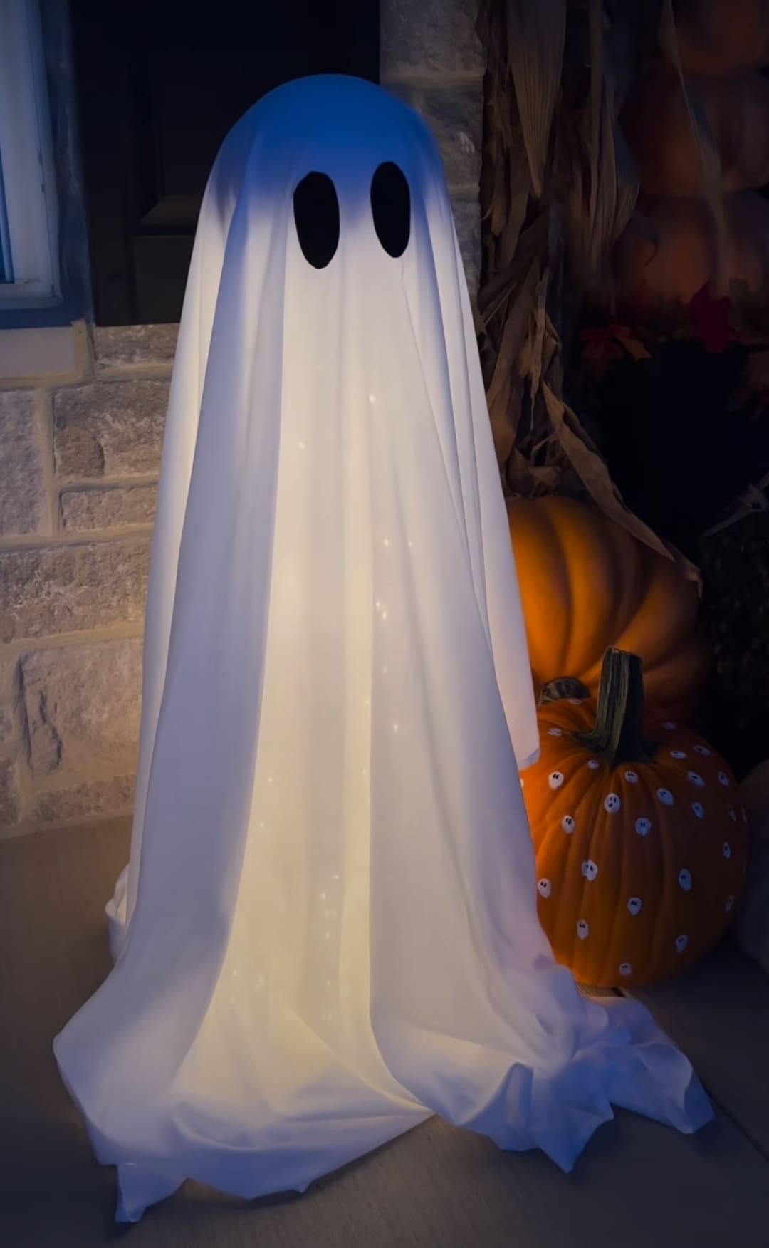 DIY light up ghost decor_ Halloween DIY decorations and crafts