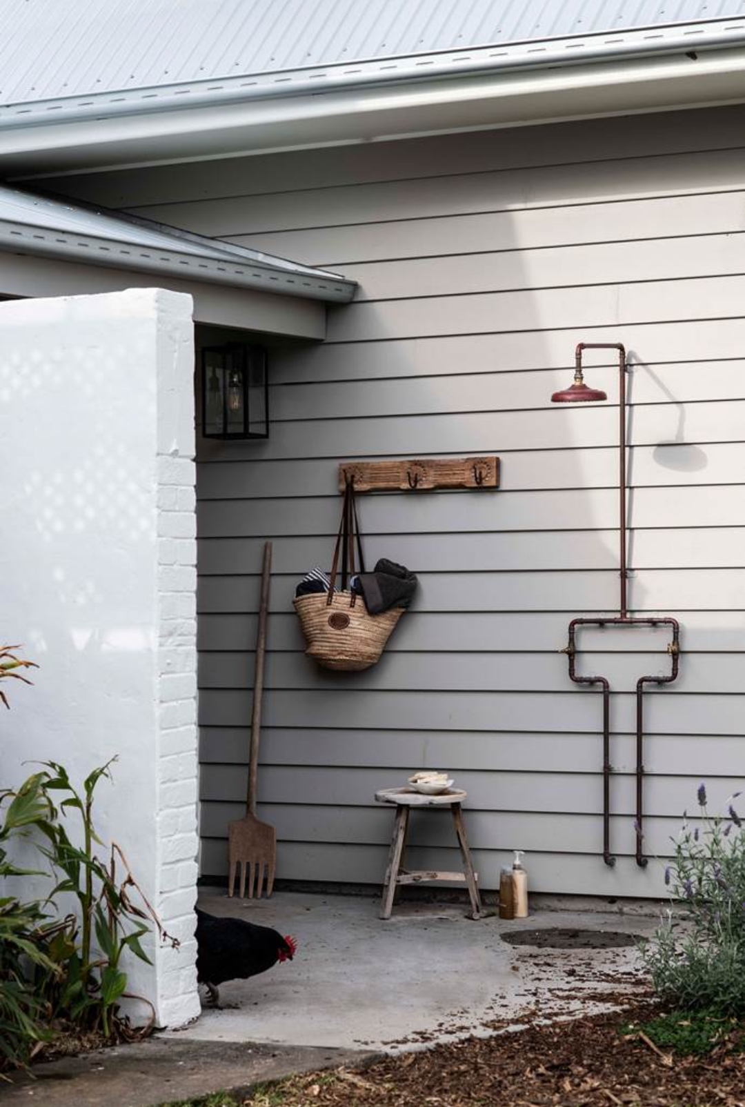 Country classic outdoor shower