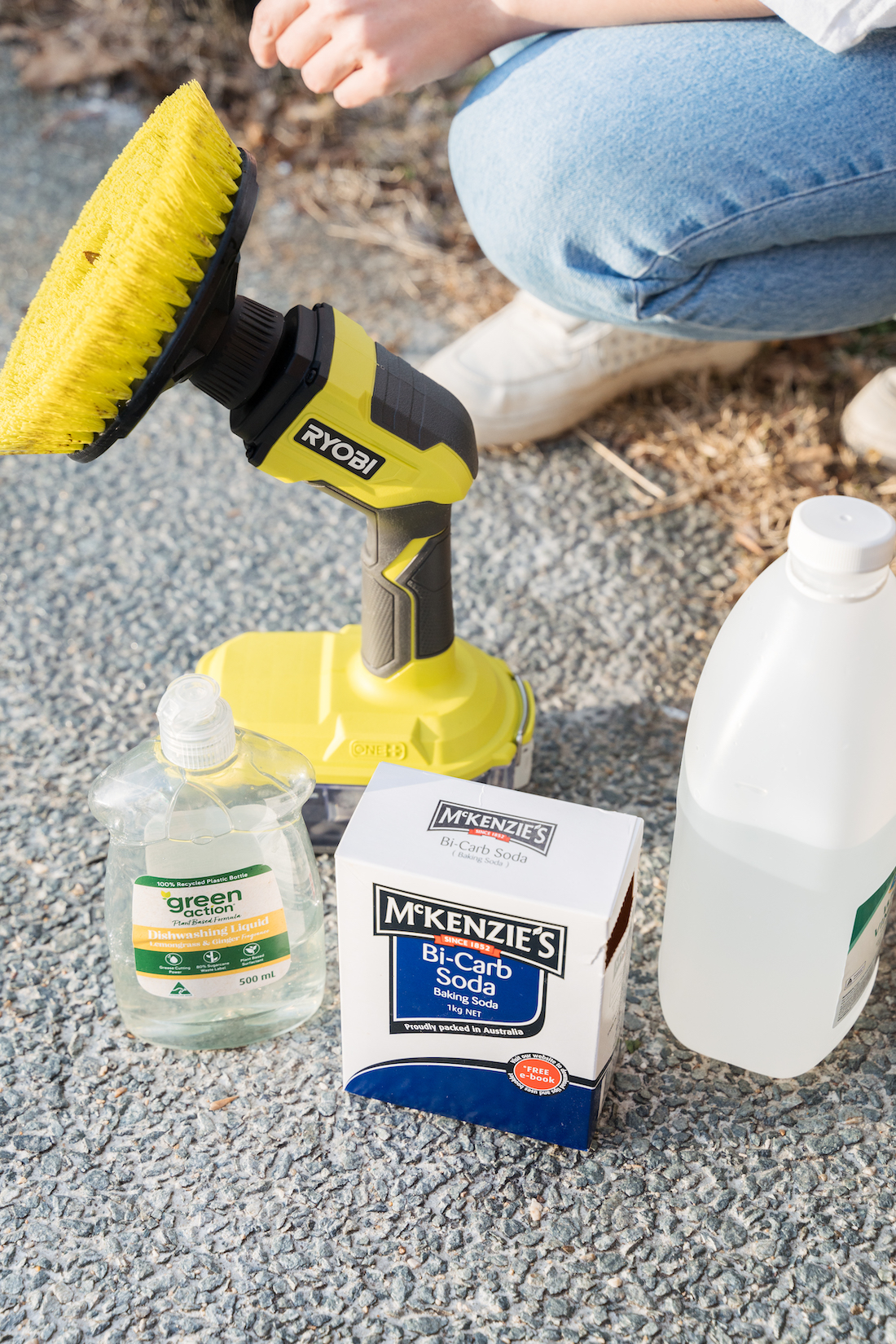 driveway cleaning hack _ outdoor cleaning hacks