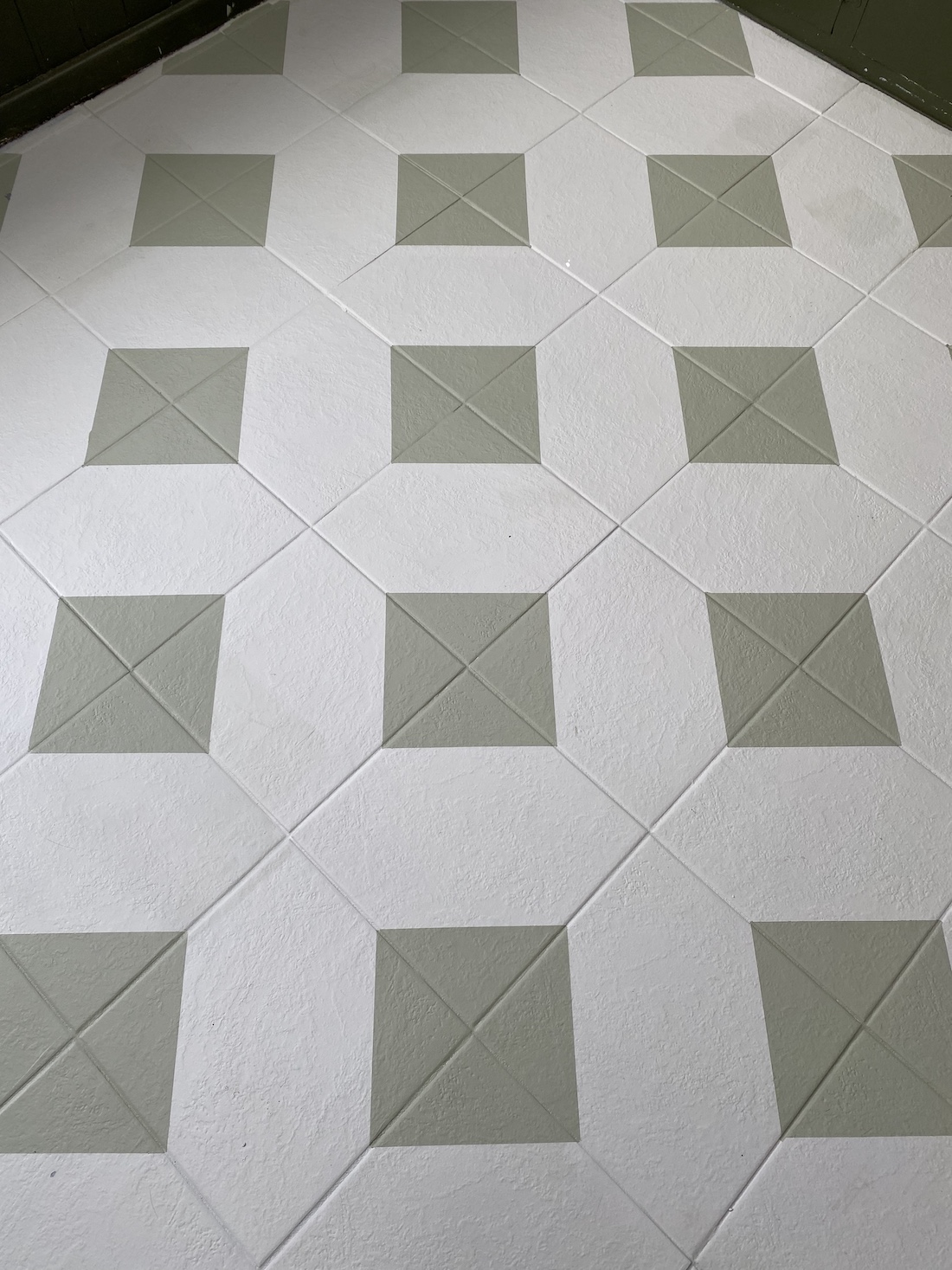 easy checker floor DIY