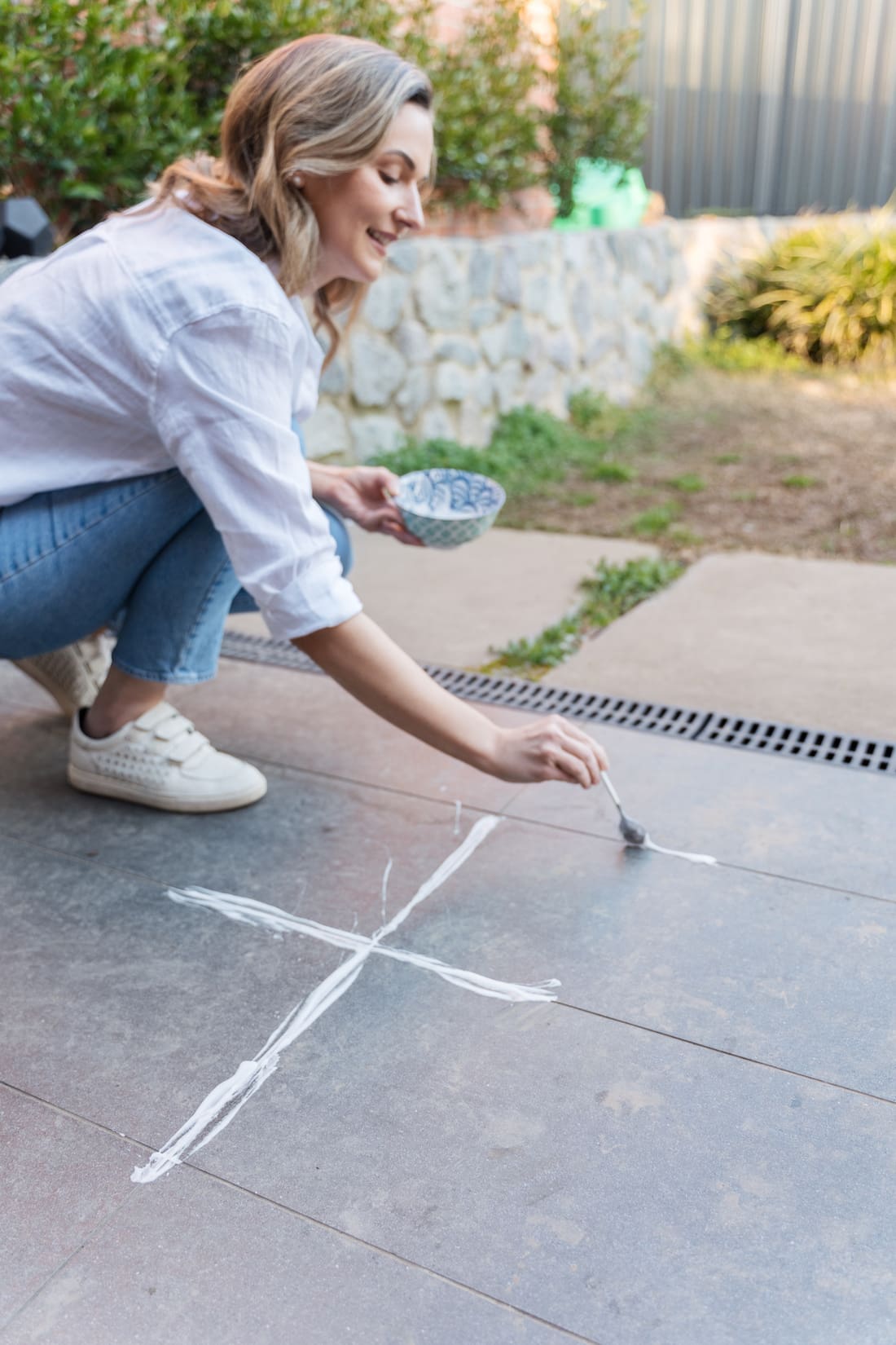 grout cleaning hack _ outdoor cleaning hacks