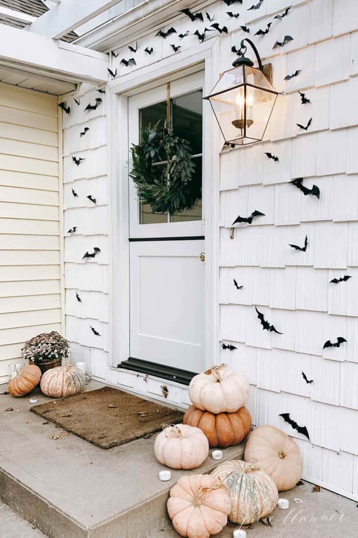 outdoor bat decor _ Halloween home styling guide