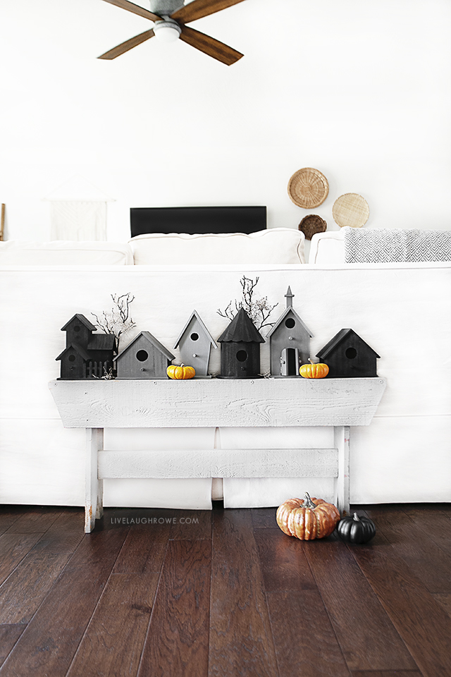 DIY Halloween Vignette _ Halloween home styling guide