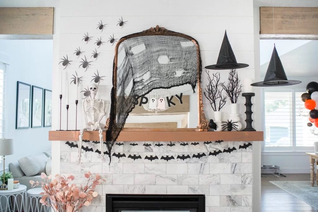 Halloween fireplace decorations _ Halloween home styling guide