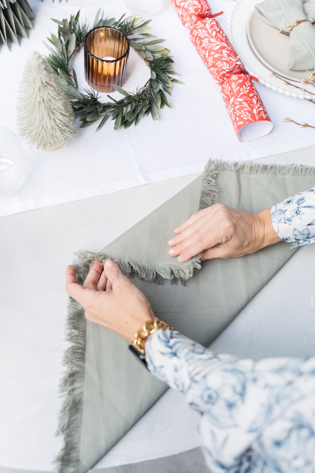 Christmas napkin folding 
