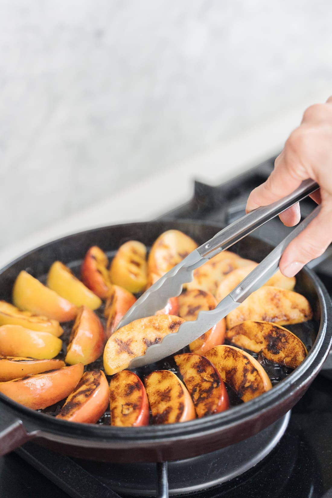 Grilling apple slices